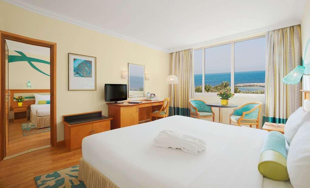 Coral Beach Resort Sharjah Room photo